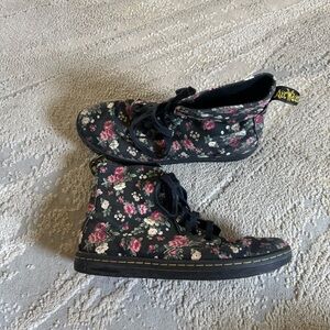 Dr. Martens black Floral Hackney Lace Up Boots pink white flowers canvas 8